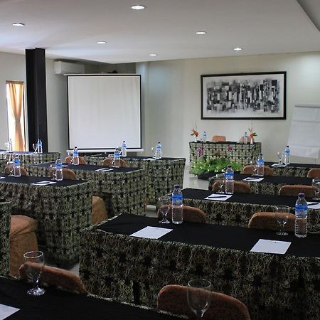 Bumi Cikeas Sentul Bogor Exterior foto