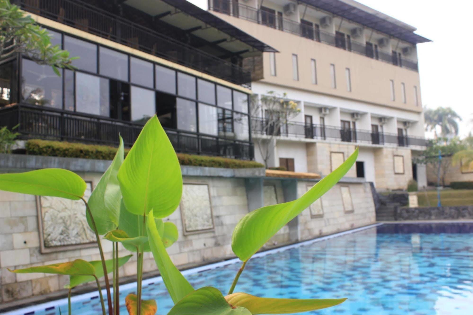 Bumi Cikeas Sentul Bogor Exterior foto